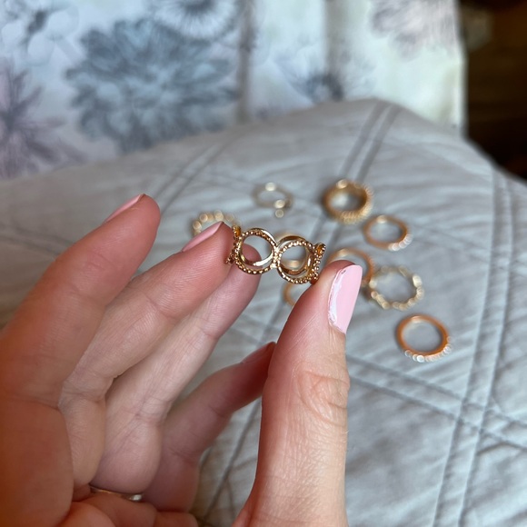 🌟Gold Assorted Rings🌟 - Picture 7 of 12